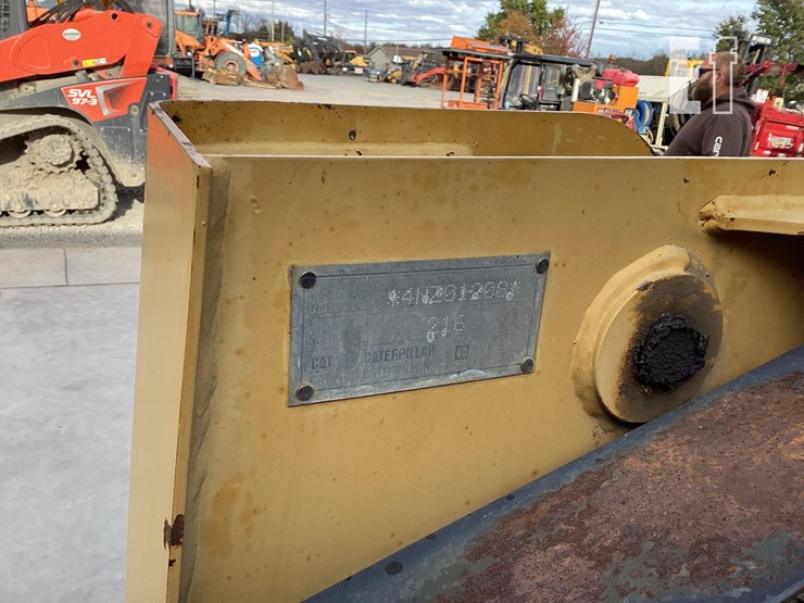 2000-caterpillar-216-image-18