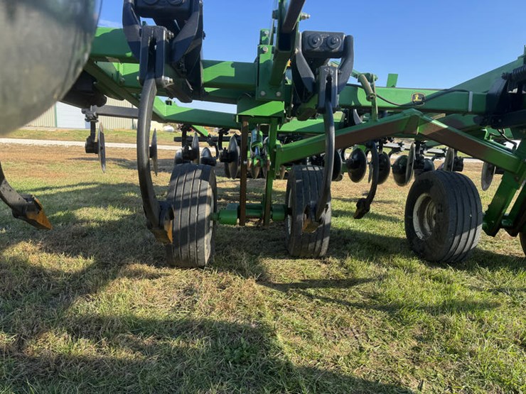 john-deere-2700-image-14