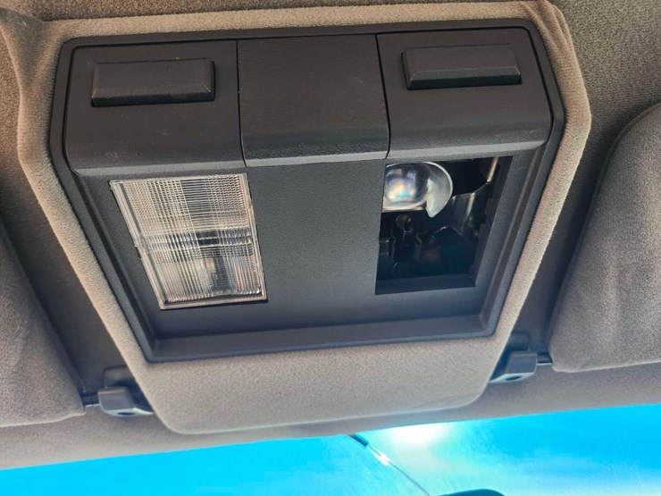 1990-chrysler-new-yorker-fifth-avenue-image-18