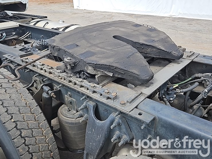 2017-international-8600-image-23