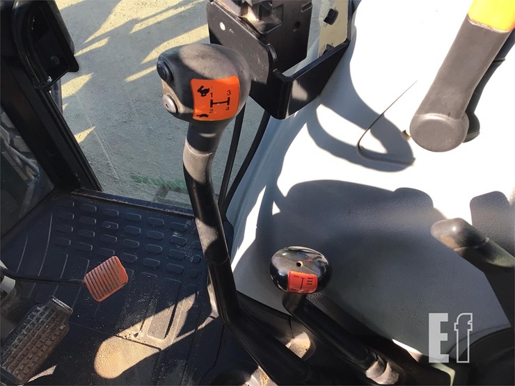 new-holland-t5040-image-19