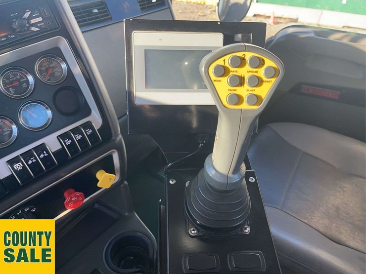 2016-kenworth-t800-image-15