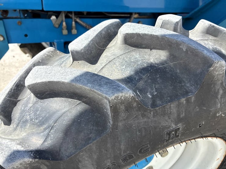 new-holland-2120-image-47