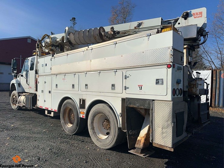 2012-international-7400-image-7