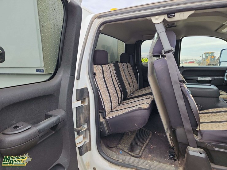 2013-gmc-sierra-2500hd-sle-image-29