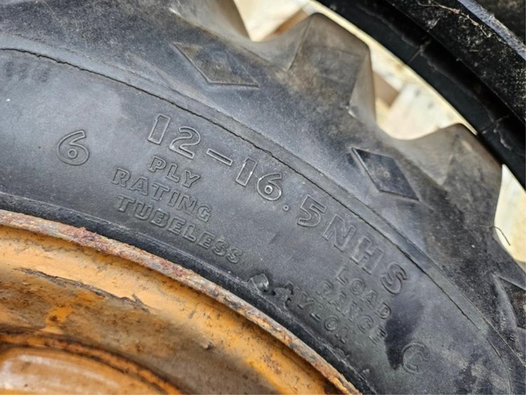 #3084-•-(3)-12-16.5tires-image-14