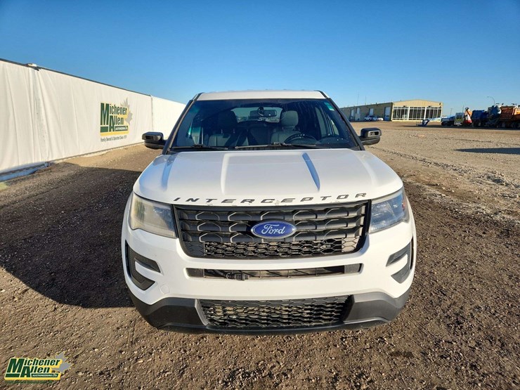 2017-ford-explorer-image-19