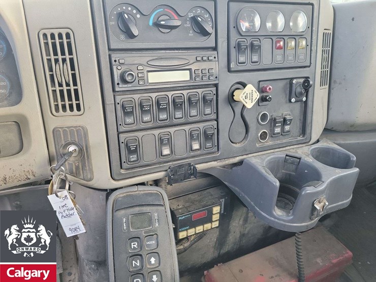 2008-international-workstar-7500-image-14