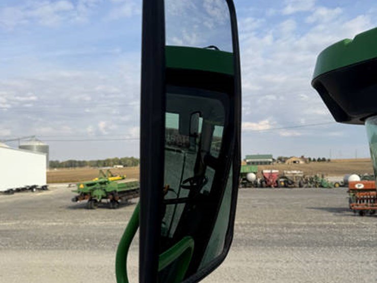 2005-john-deere-9560-sts-image-75