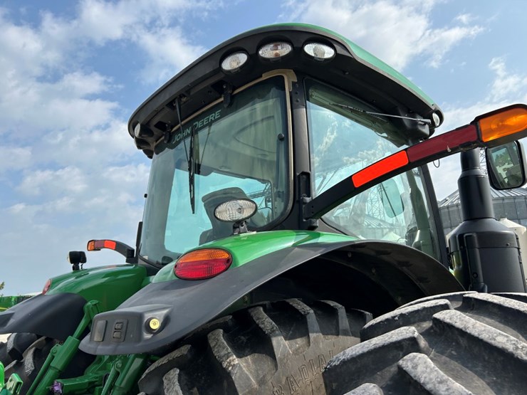 2014-john-deere-8270r-image-24