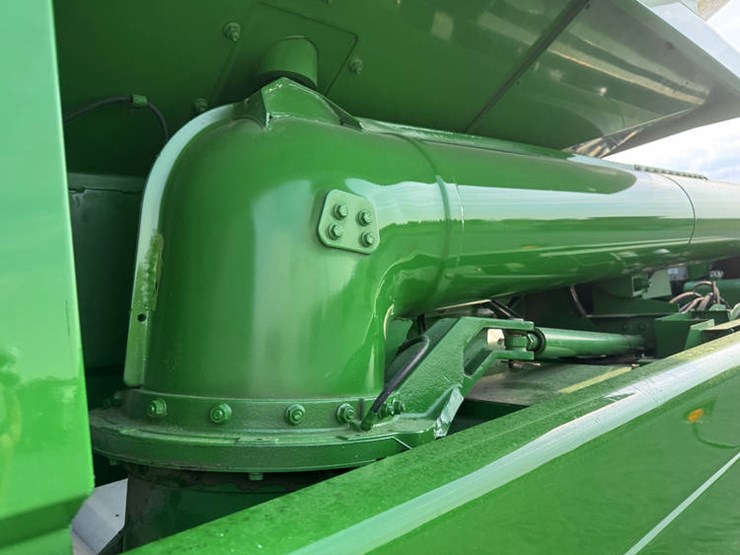 2005-john-deere-9560-sts-image-74