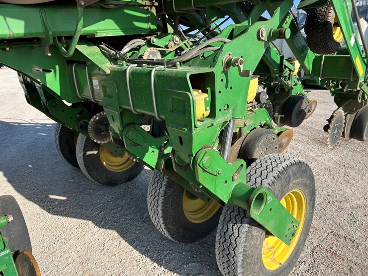 2004-john-deere-1790-image-22