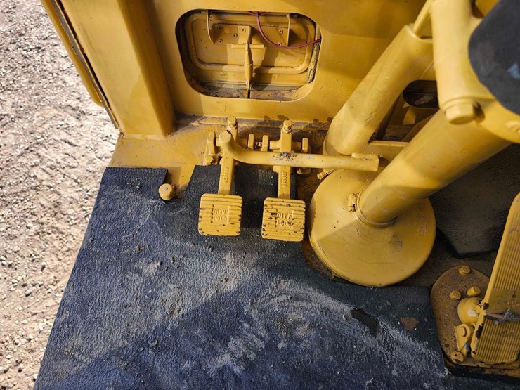 1980-caterpillar-627b-push-pull-scraper-image-57