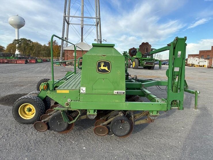 2009-john-deere-1590-image-28
