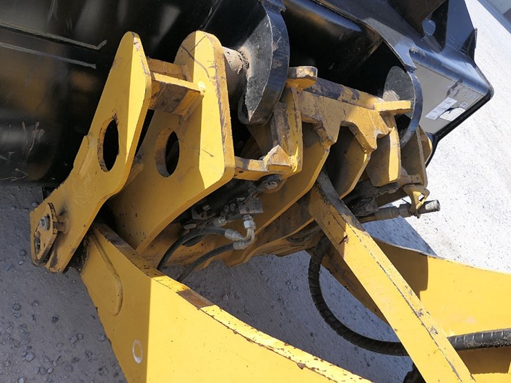 2014-caterpillar-930k-image-9