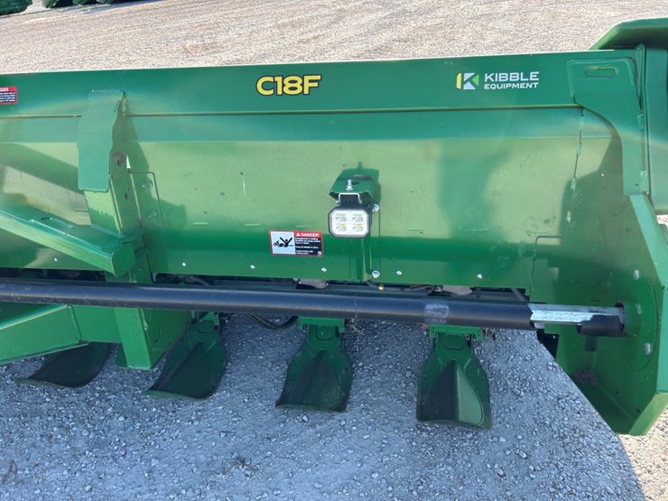 2021-john-deere-c18f-image-6