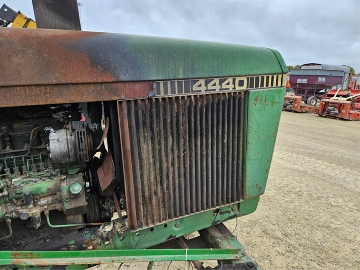 john-deere-4440-image-12
