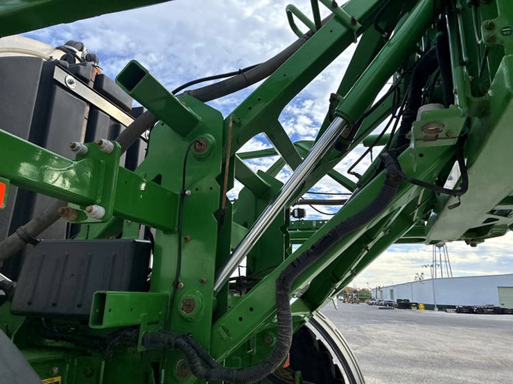 2014-john-deere-r4038-image-37