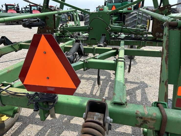 2002-john-deere-2400-image-29