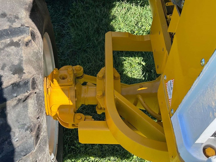 minneapolis-moline-g750-image-10