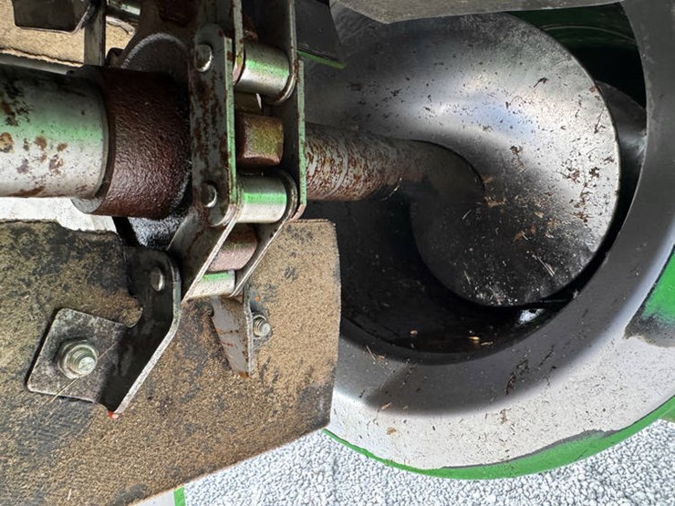 2005-john-deere-9560-sts-image-17