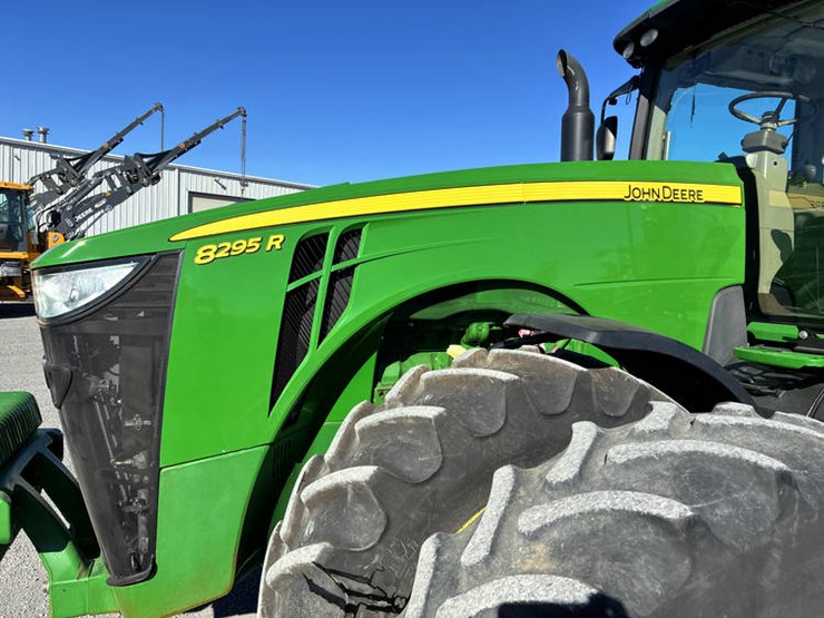 2015-john-deere-8295r-image-23