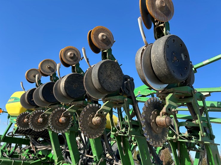 2004-john-deere-1790-image-53