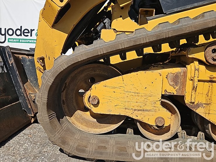 2020-caterpillar-299d3-image-14