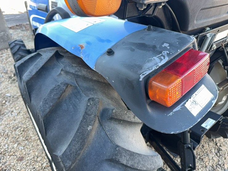 new-holland-boomer-30-image-13