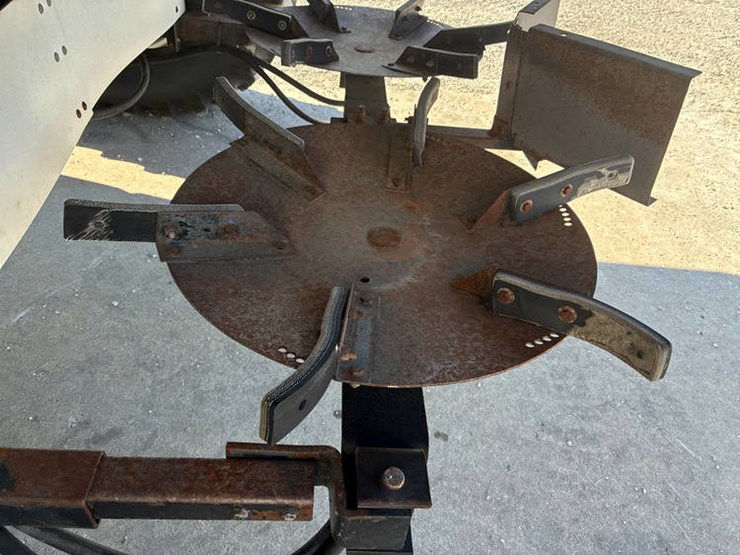 #122136-•-2009-mf-9795-#huc7217-image-75