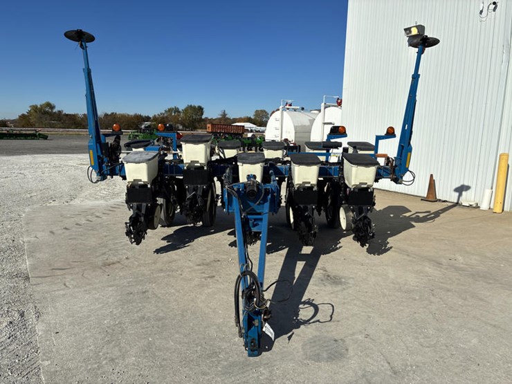 2014-kinze-3000-image-2