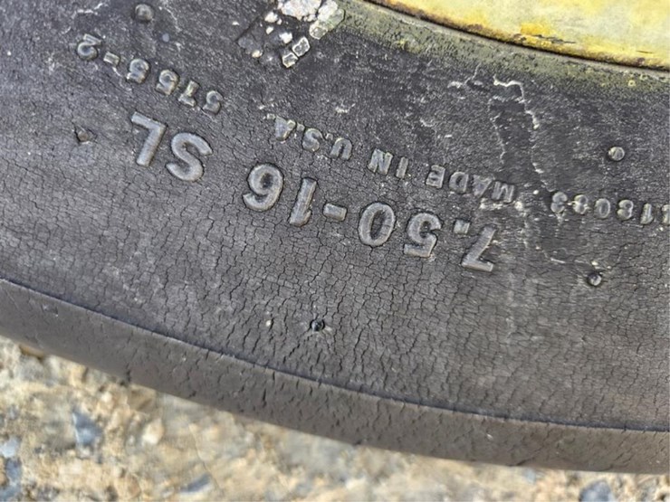 john-deere-2520-image-35