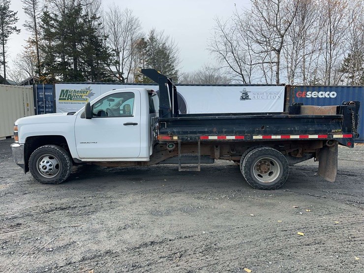 2015-chevrolet-3500hd-image-8