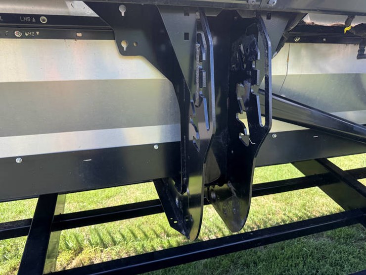 2023-mac-don-fd240-image-24