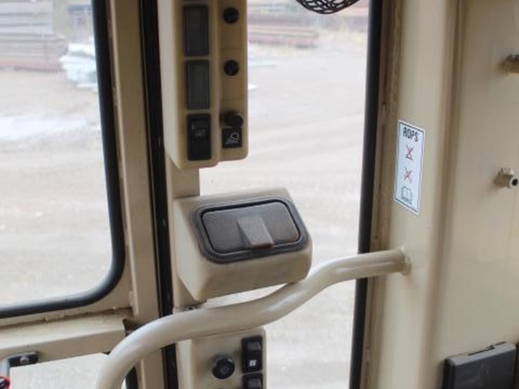 2002-caterpillar-140h-image-16