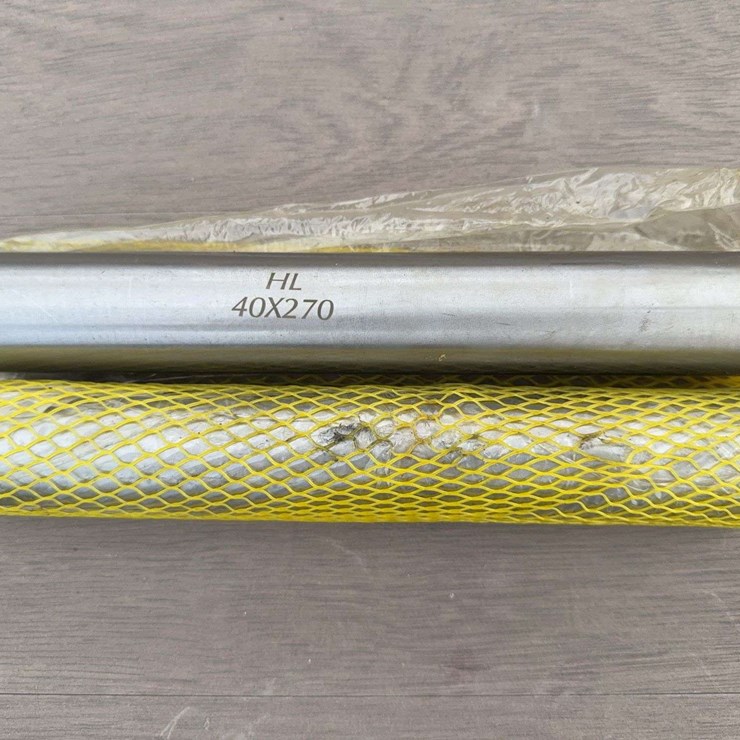 (2) Universal Bucket Pins HL 40mm x 270mm