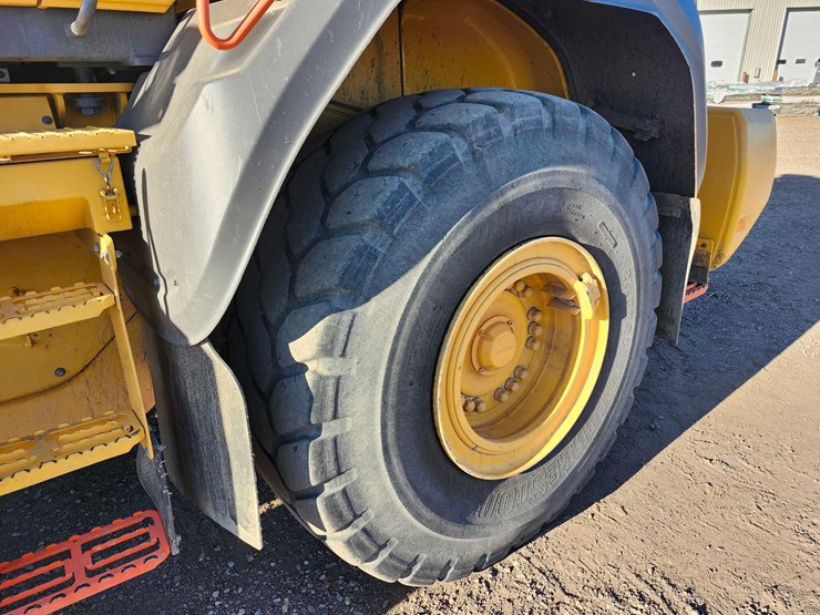 2019-volvo-l110h-image-31