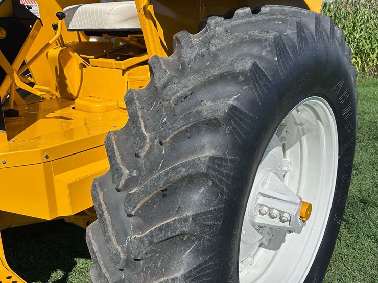 minneapolis-moline-g940-image-24