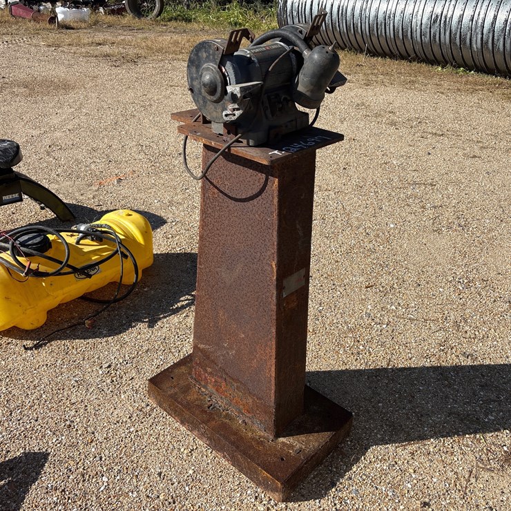 #24697 • PORTER CABLE GRINDER ON STAND