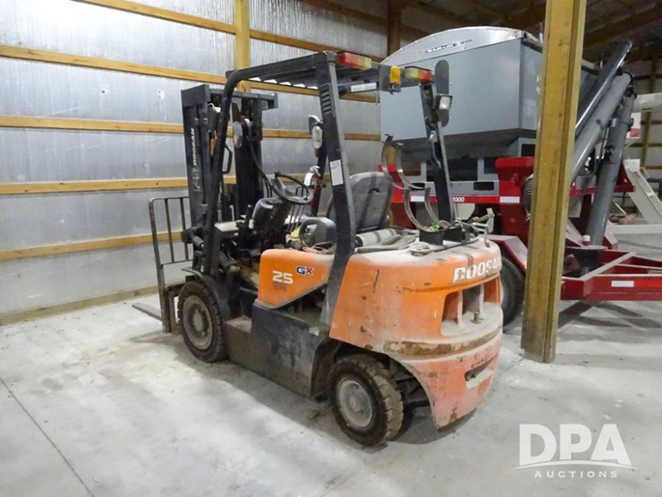 doosan-25-forklift-(pz14059,-unit-109307)-image-4