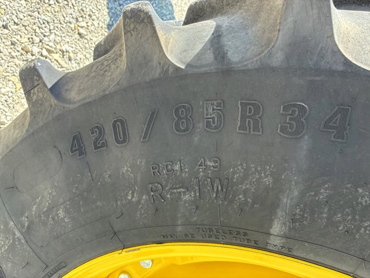 2023-john-deere-8r-370-image-47