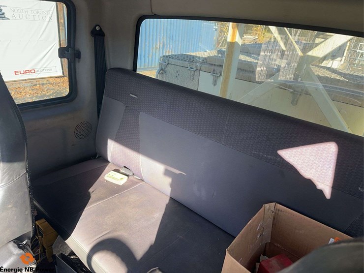 2012-international-7400-image-25