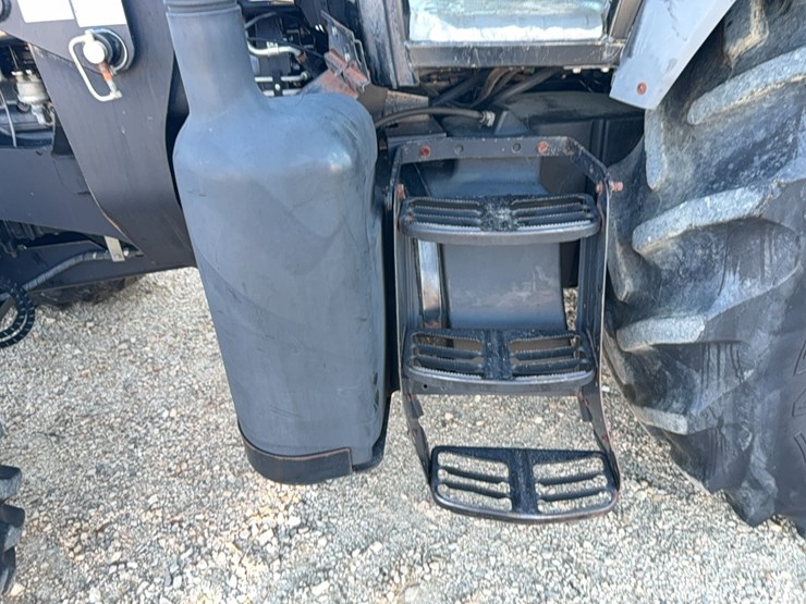 new-holland-t6070-image-77