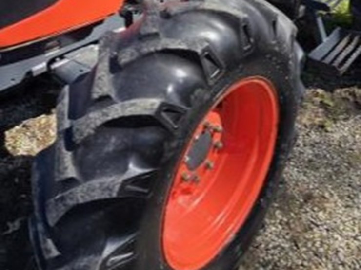 2012-kubota-m108s-image-10