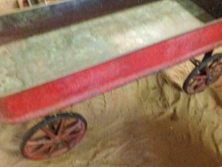 vintage-metal-wagon-image-2