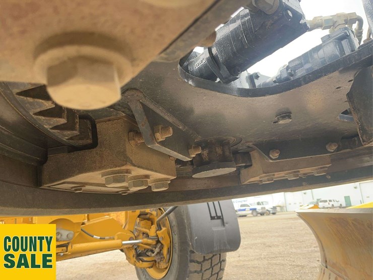 2020-deere-872gp-image-21