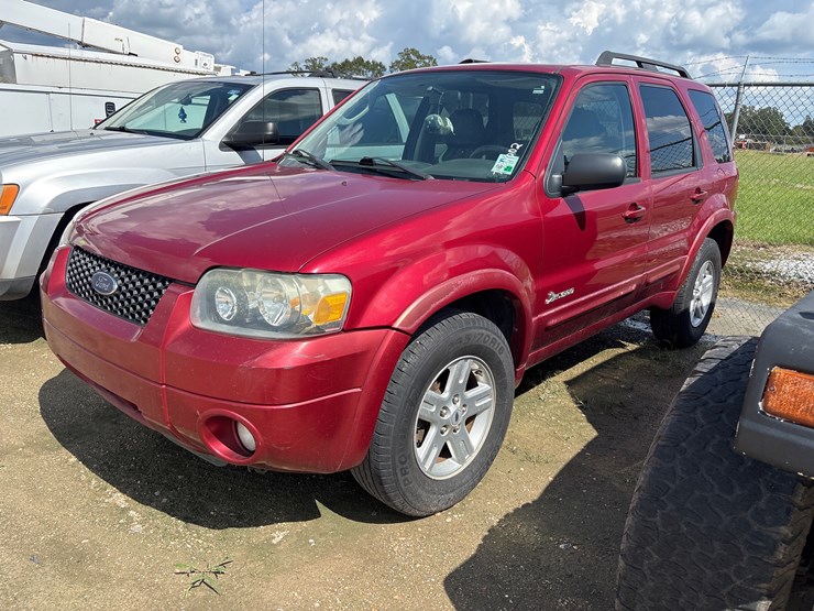 2007-ford-escape-image-1