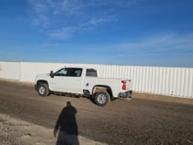 2021-chevrolet-silverado-2500hd-image-5