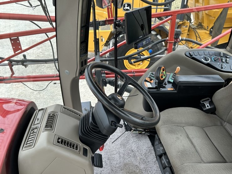 2014-case-ih-3200b-image-41