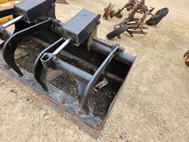 #3103-•-66"-grapple-bucket-image-8